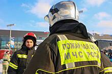 В российском городе загорелся нефтеперерабатывающий завод