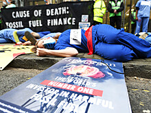 В Берлине экоактивисты пробрались на летное поле аэропорта