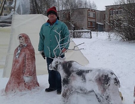 Дворник-художник Семен Бухарин сделал снежные скульптуры под Ижевском