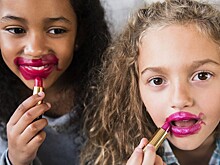 «Они ощущают себя испорченными». Как соцсети лишают детства