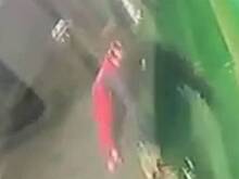 Ожидавший автобус россиянин лишился ноги и попал на видео