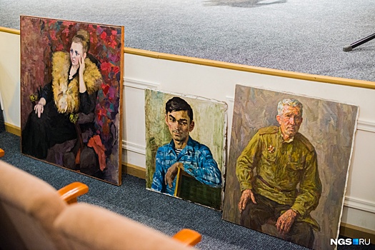 Коллекционер подарил новосибирскому музею редкие картины за полмиллиона