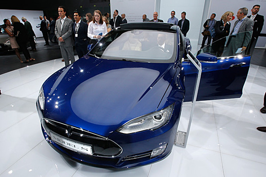 Два топ-менеджера Tesla Motors уходят в отставку накануне презентации новой модели