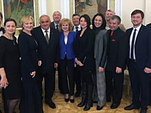 Сергей Ситников вручил театральный «Оскар» самой стильной костромской актрисе