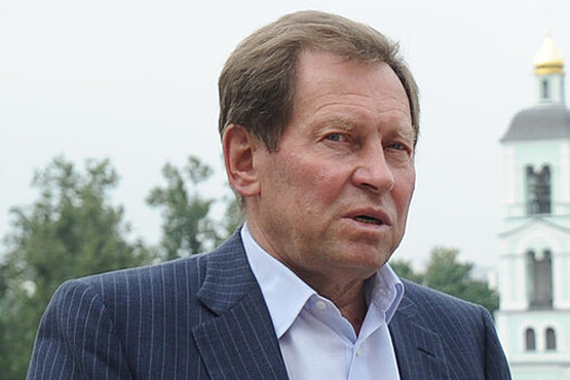 Бывший губернатор Петербурга Владимир Яковлев попал в больницу с коронавирусом
