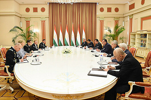 Таджикистан и США намерены усиливать военно-политическое сотрудничество
