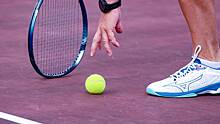 Мастера спорта воспитывают маленьких звездочек тенниса