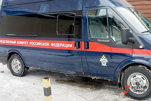 Машина на паромной переправе в Якутии скатилась в реку: погибли люди