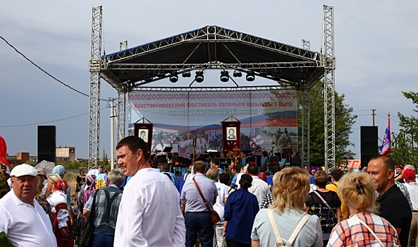 Под Волгоградом проходит фестиваль казачьей культуры и быта