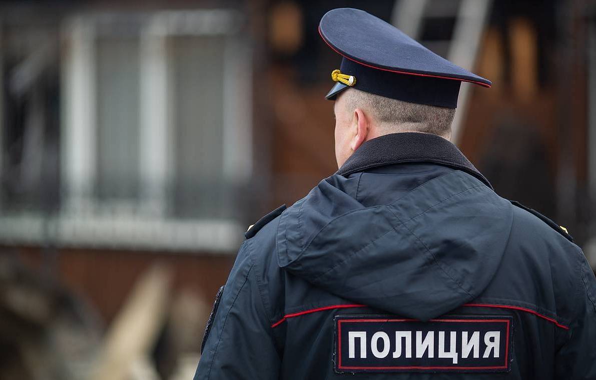 Начальник полиции Чапаевска угнал автомобиль такси на глазах у водителя