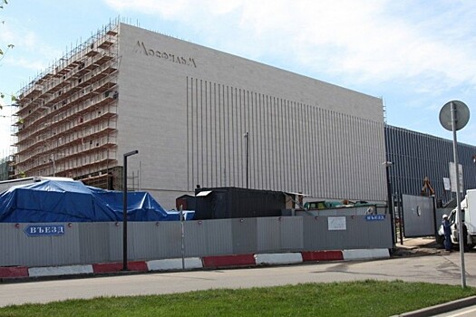 На «Мосфильме» завершена отделка фасадов нового киноконцертного комплекса и 17-го павильона
