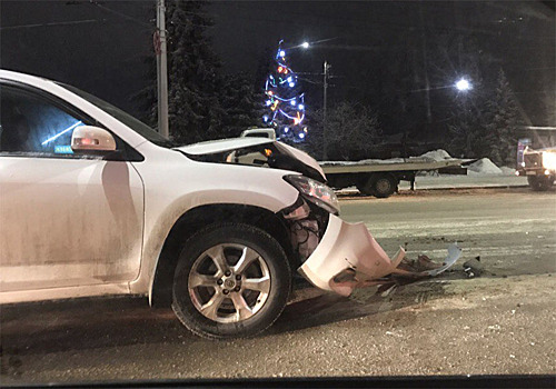 Бизнес-вумен под шофе растолкала 4 авто