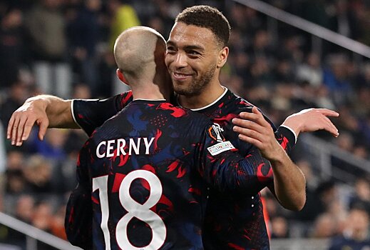 "Фенербахче" Моуринью проиграл дома "Рейнджерс"