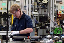 Промышленный PMI Британии снизился в феврале