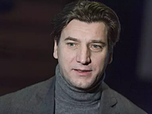 Актер Александр Устюгов рассказал, что увлекается ездой на мотоцикле