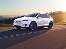 Tesla учит электромобили самостоятельно искать место для парковки
