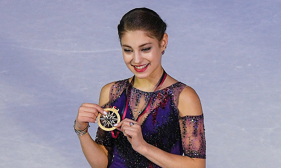 Алена Косторная, завоевавшая золотую медаль женского одиночного катания финала Гран-При по фигурному катанию в Турине, 2019 год