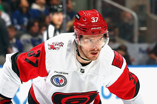 Свечников сравнялся с Бриндамором по матчам с 2+ очками в истории «Каролины»