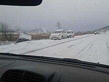 Машина улетела в кювет на приморской трассе