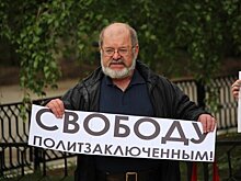 На пикете в Саратове самолет Superjet сравнили с «супергробом»