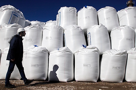 Мишустин продлил квоты на вывоз удобрений до мая 2026 года