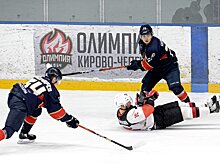 Хоккейная команда «Олимпия» одержала уверенную победу в матче с лидером сезона