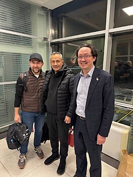 Два врача из Удмуртии помогли пассажиру, которому стало плохо в самолете