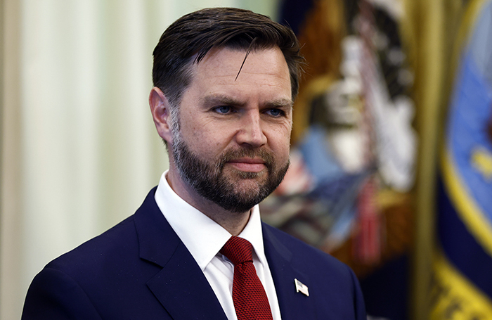 Белый дом обсуждает усиление надзора за передовыми ИИ-моделями