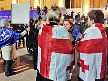 В Тбилиси оппозиция проводит митинг против итогов парламентских выборов