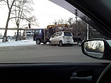 Автомобиль столкнулся с эвакуатором в Кузбассе