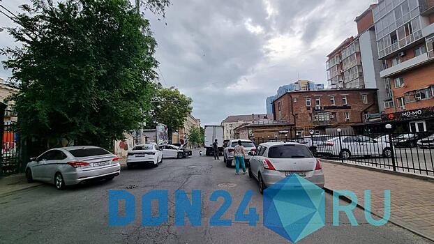 В Ростове из-за массового ДТП в центре перекрыли улицу