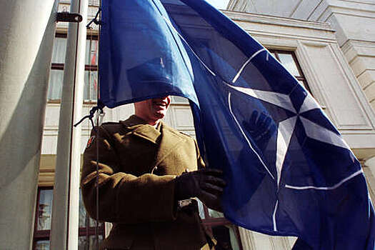 Политолог Храмчихин усомнился в дееспособности НАТО как военного блока