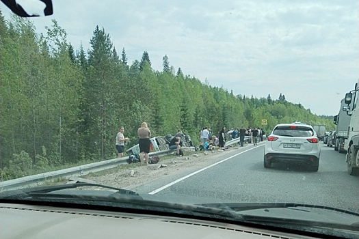 В ДТП с экскурсионным автобусом в Пермском крае пострадали трое человек