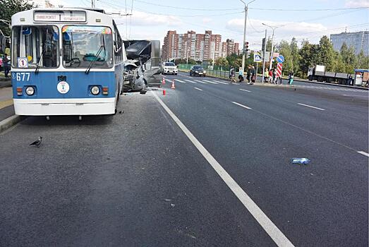 ДТП с троллейбусом произошло в Чебоксарах