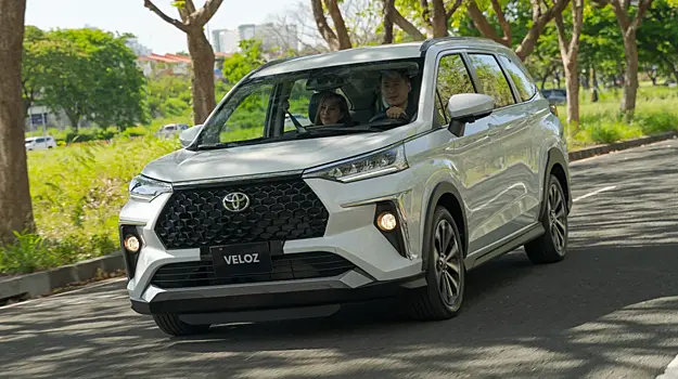 В России замечена в продаже недорогая семейная Toyota Veloz