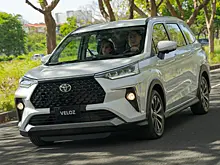 В России замечена в продаже недорогая семейная Toyota Veloz