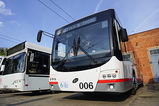 В Краснодаре презентовали новый троллейбус с автономным ходом