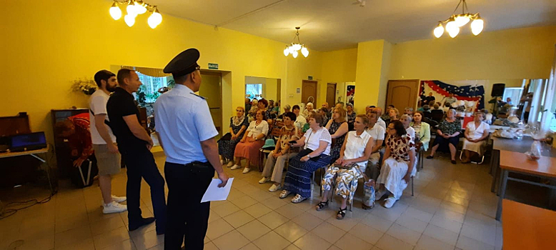 Члены Общественного совета при УВД Северного округа Москвы провели профилактические беседы с пенсионерами
