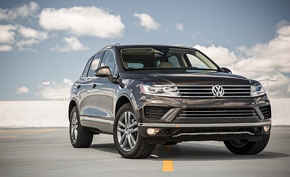 Кроссоверы Volkswagen Touareg и Porsche Cayenne отозваны в России