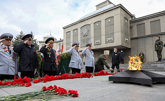 День Победы в Красноярске отметили торжественным шествием