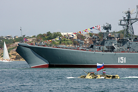 Корабли ВМФ РФ "Азов" и "Минск" отправились в Эгейское море