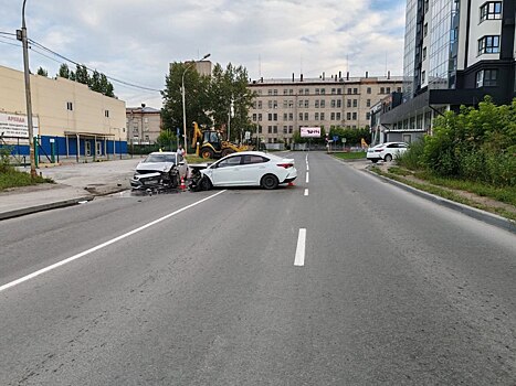 Четыре человека пострадали в ДТП с иномарками в Новосибирске