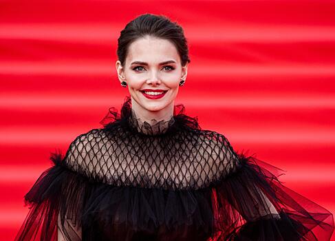 Елизавета Боярская, Марина Александрова, Анна и Надежда Михалковы и другие гости открытия ММКФ-2019