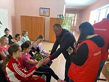 Эвакуированных в Пензу женщин Донбасса поздравили с 8 Марта