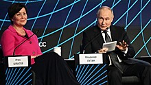 Путин пошутил о диктатуре на форуме АСИ