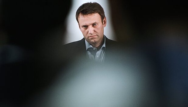 Навальный обвинил Усманова в накрутке лайков