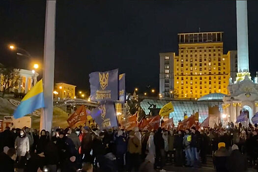 В Киеве митингующие потребовали вернуть солдат с фронта