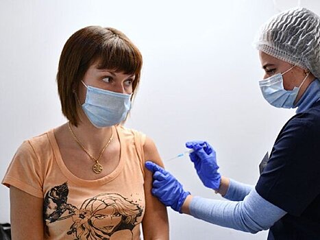 Более 60% взрослых россиян сделали прививку от COVID-19 – Минздрав