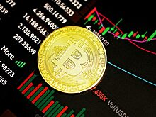 Биткоин рухнул перед важным решением