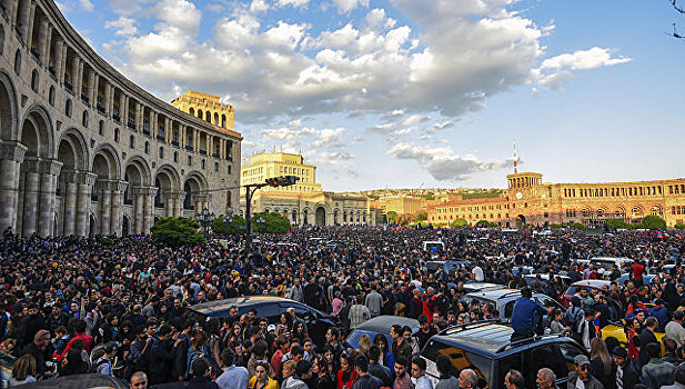 Пашинян призвал не сравнивать протесты в Армении и "евромайдан" на Украине